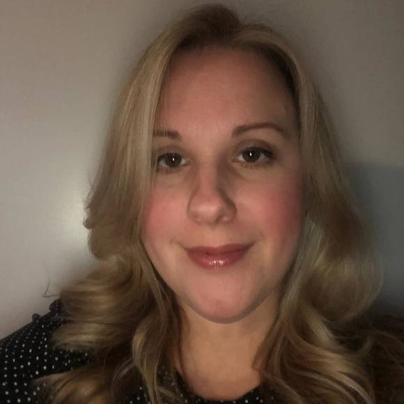 Meet your Posher, Cynthia - Picture 1 of 1